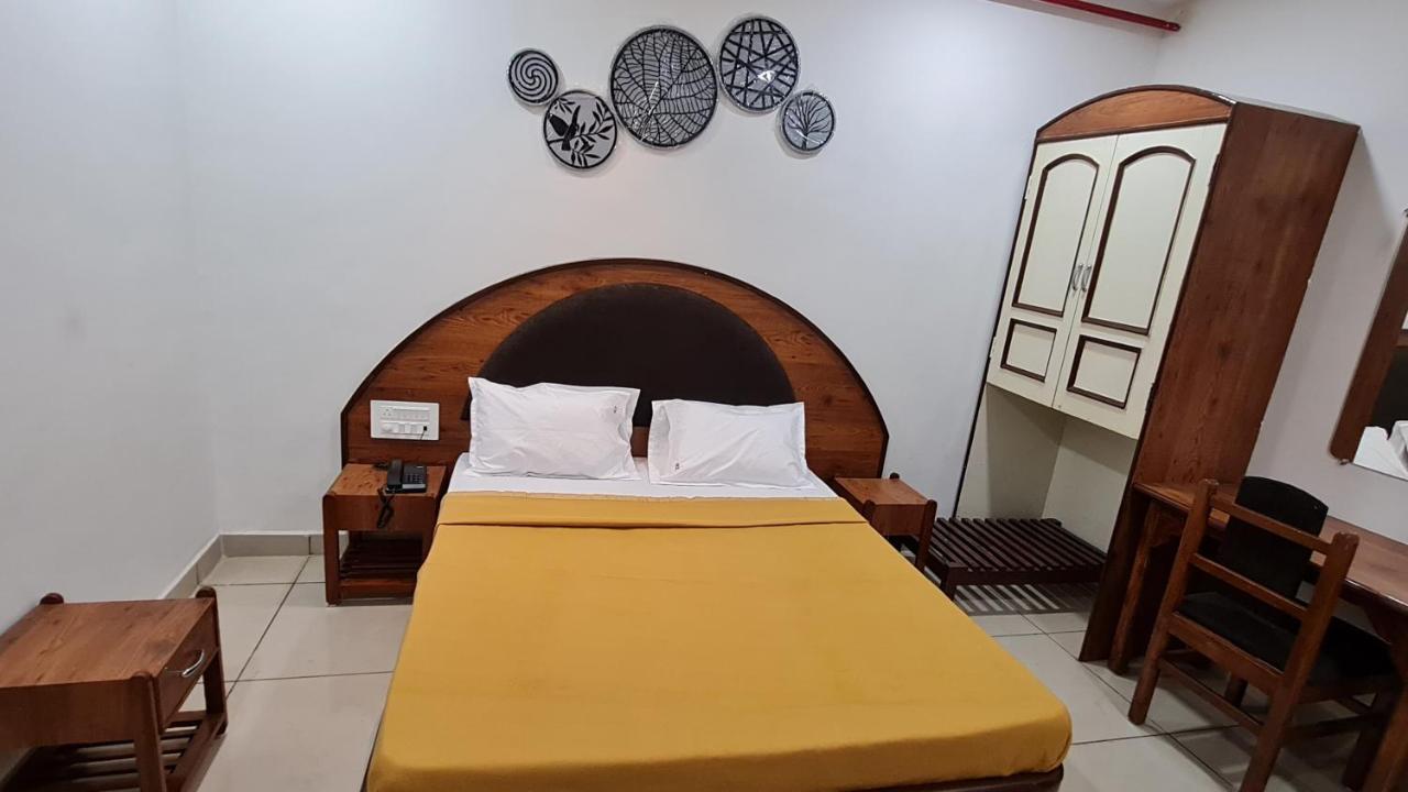 Hotel Tirth Ankleshwar 외부 사진